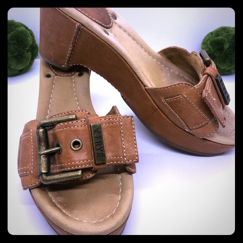 FRYE! Leather Isabella Buckle Sandals Size 6.5